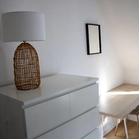L'elegance D'antan 301